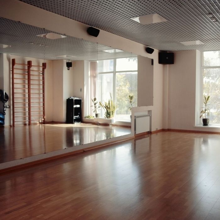 Home gym mirror wall